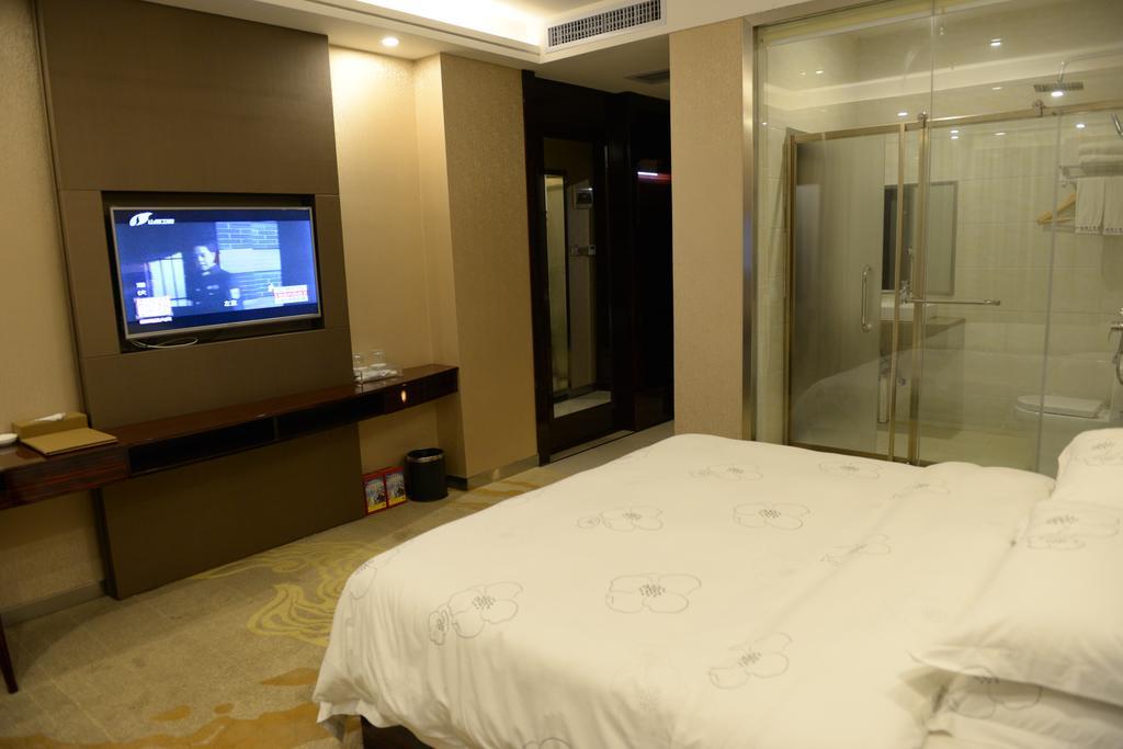 Tie Cheng Hotel Guangzhou Room photo